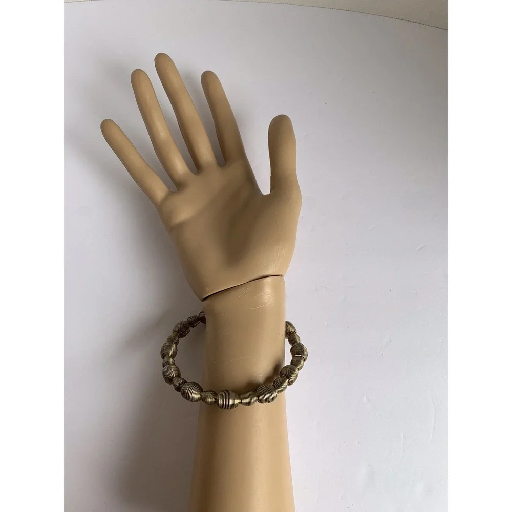Bracelet Gold Brass Tone‎ Delicate Vintage Small Round Design Accents Bangle